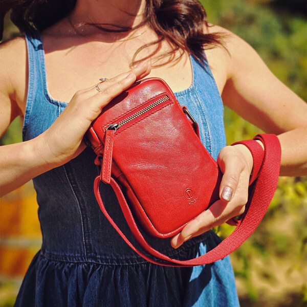 Kožená taška crossbody Poyem červená 2220 Poyem CV 64020952