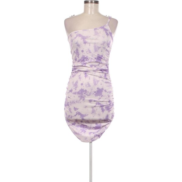 Šaty Pretty Little Thing 64048435