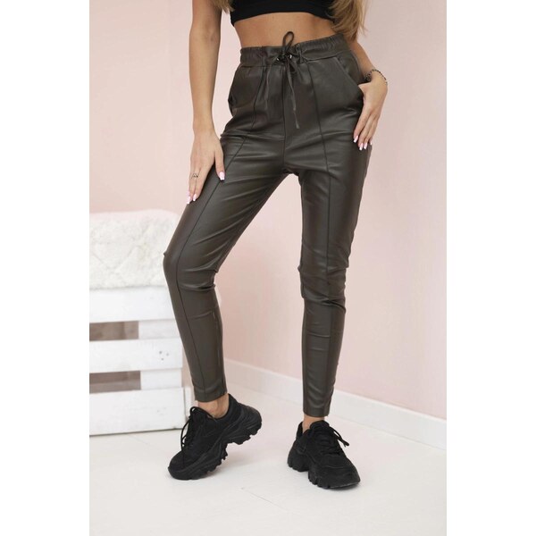 MladaModa Nohavice z ekokože s viazaním v páse model 68741 farba khaki 64149868