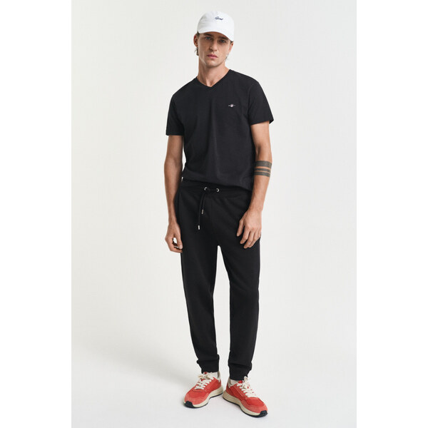 TEPLÁKY GANT REG SHIELD SWEATPANTS BLACK 64936657