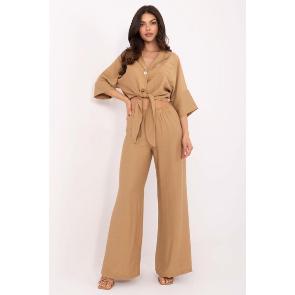 MladaModa Letný komplet nohavíc a topu model 69161 farba camel 65082554