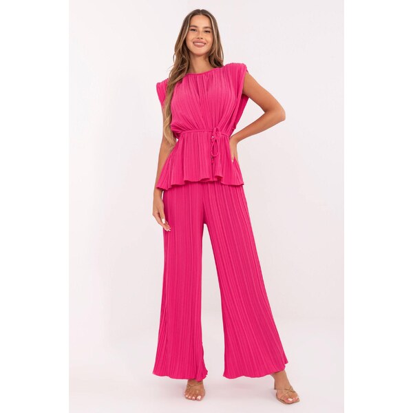 MladaModa Plisovaný komplet nohavíc a blúzky bez rukávov model 55469 65082557