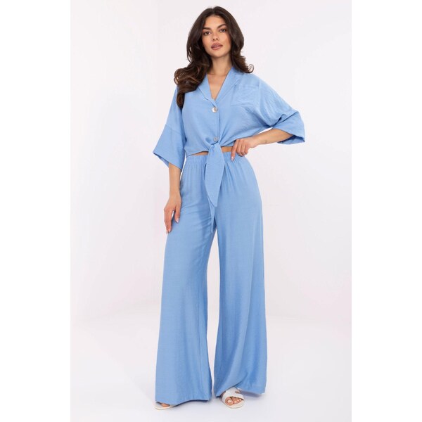 MladaModa Letný komplet nohavíc a topu model 69161 svetlomodrý 65082555