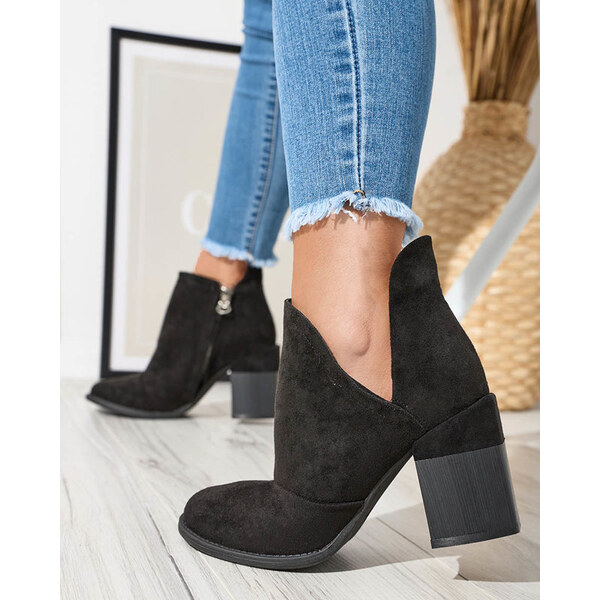 Resti Womens boots on the post with cut-outs in black. Encura- 64979021
