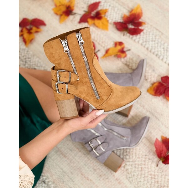 Resti Womens camel boots with Feirrgo decoration 64979086