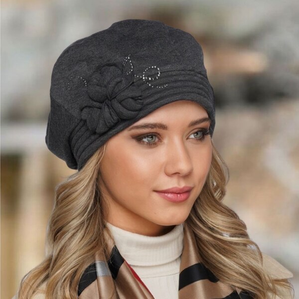 Dámska bavlnená čiapka Krumlovanka W-0858/693 tmavo šedá 64990747