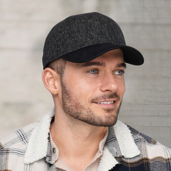 KRUMLOVANKA Šiltovka zimná čierna vlnená (ušné klapky) 78% Wool extra 60748390