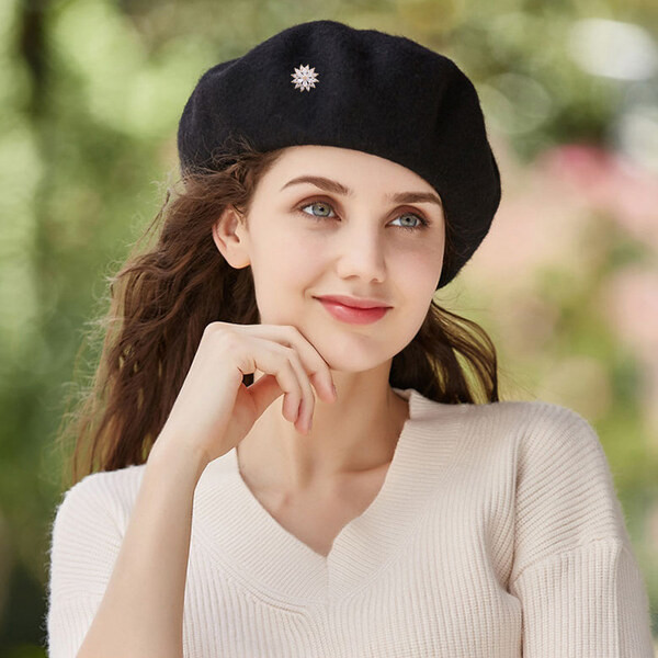 Troli Blyštivá kvetinová brošňa Gold 66589462