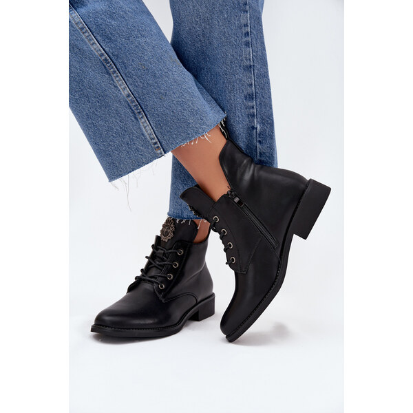 Boto Nízke Dámske Čižmy Na Ploškom Opätku S Dekoratívnym Detailom 65143561