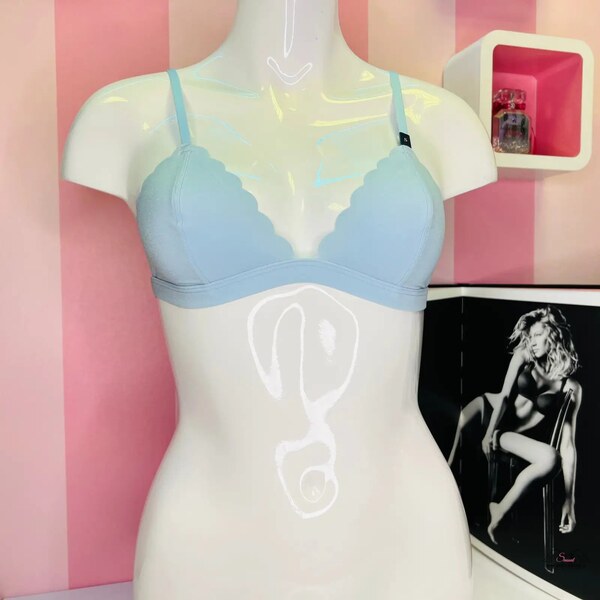 Victorias Secret Ľahká braletka s posuvnými popruhmi pre pohodlné 46574642