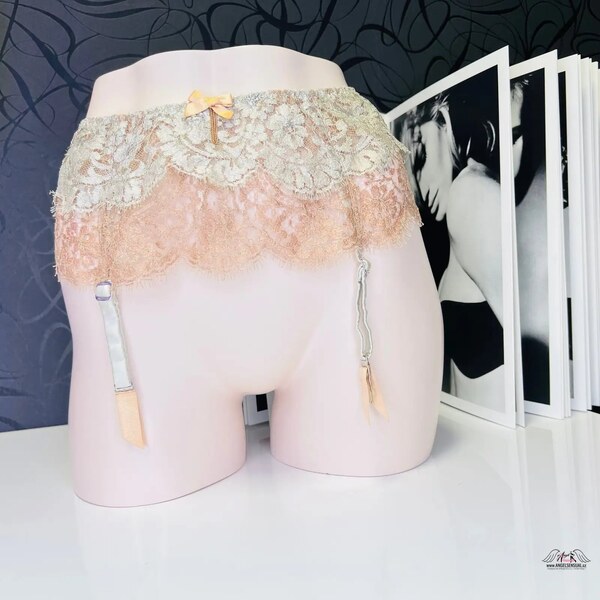 Agent Provocateur Podväzkový pás Lorelli: Zažijte kúzlo nadčasovej 46574785