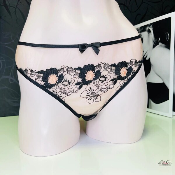 Magický púzdra v Tangách s kvetinami a mašľami od Agent Provocateur 46575035