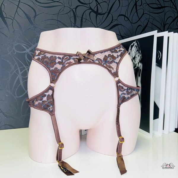 Agent Provocateur Luxusný Krajkový Podväzkový Pás so Zlatými Doplnkami 46574789