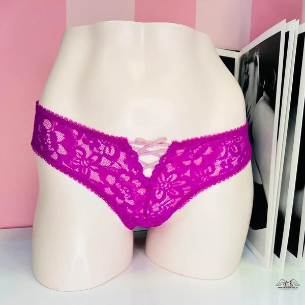 Victorias Secret Luxusná tangá s čipkovaným šnurovaním na prednej 46574602