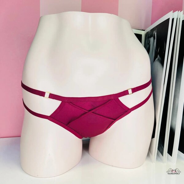 Victorias Secret Tangá s úzkymi pásikmi 46575064