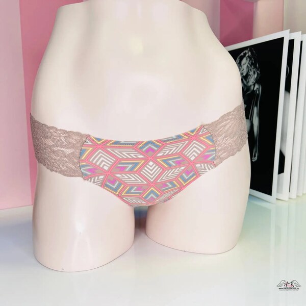 Tanga Farba a Elegancia s Čipkou a Nápisom PINK 46574164
