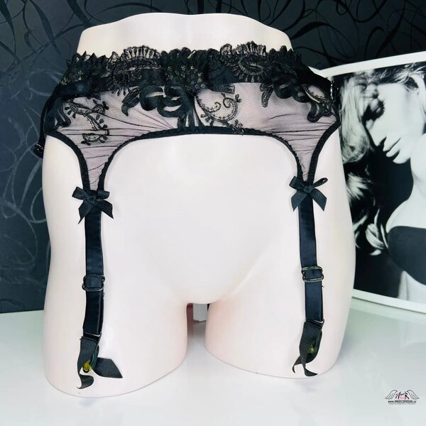 Luxusný Podväzkový Pás Larizsa: Elegancia od Agent Provocateur 46574782