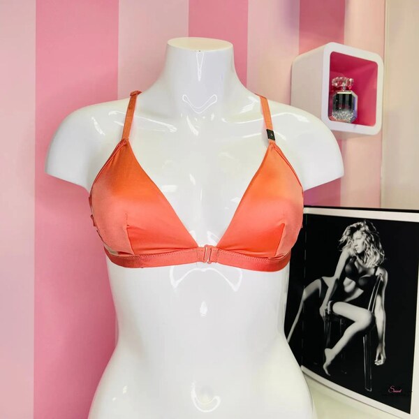 Lesklá braletka od Victorias Secret s čiernymi mesh panelmi 65202668