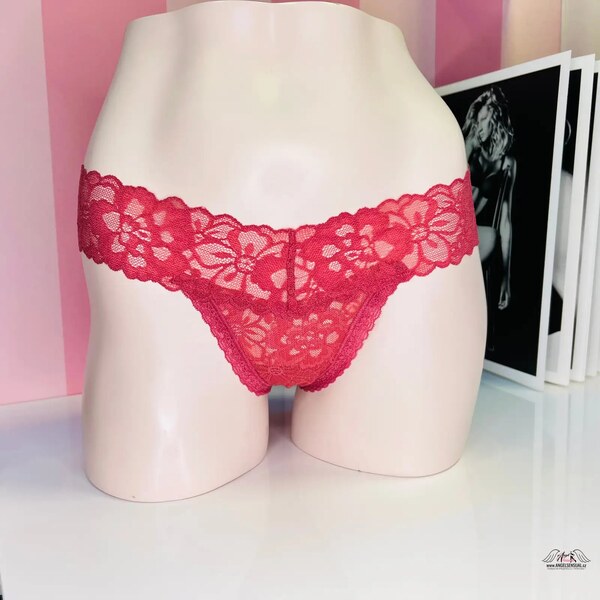 Elegantné krajkové tangá s kvetinovým vzorom od Victoria’s Secret 65202724