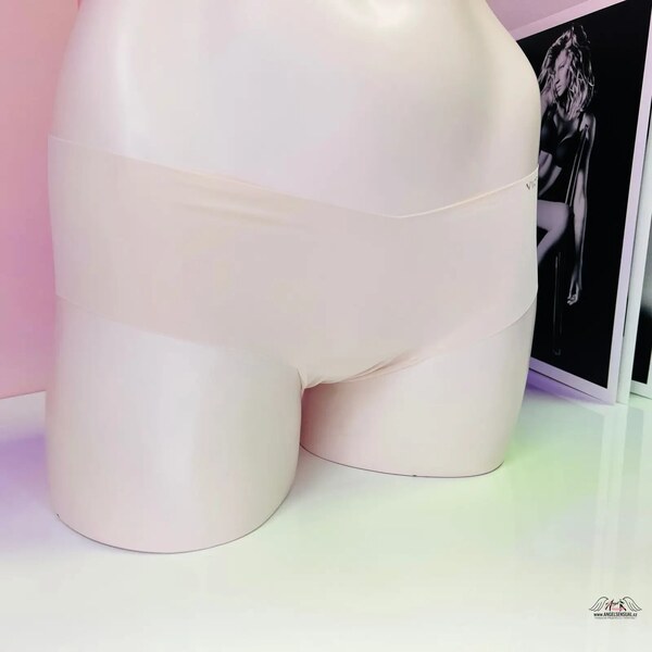 Victorias Secret Sľubné bezšvíkové nohavičky so zlatou výšivkou 65202796