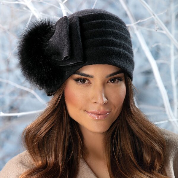 Čierna dámska vlnená zimná čiapka s kožušinou - 100% vlna Krumlovanka 65298728