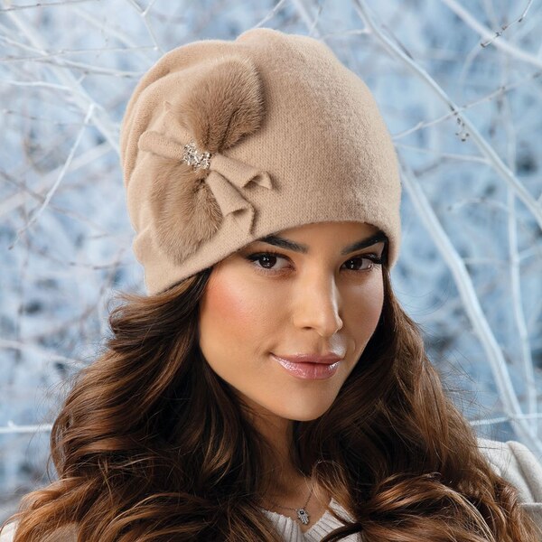 Elegantná dámska zimná čiapka Krumlovanka - béžová - 100% vlna s 65300604