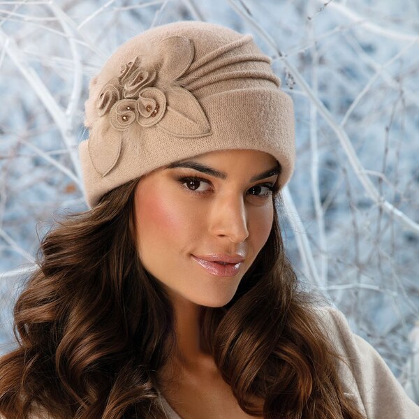 Dámska vlnená zimná čiapka béžová z 100% vlny -Krumlovanka W-0153/284 65301448