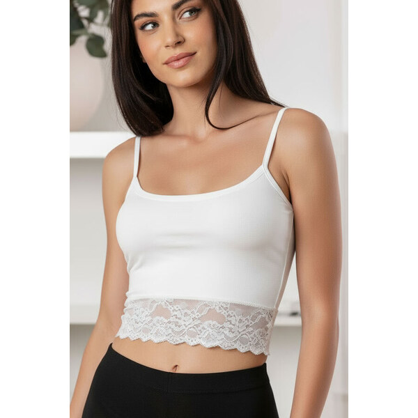 Cotonella Krátky bavlnený čipkovaný top 36988630