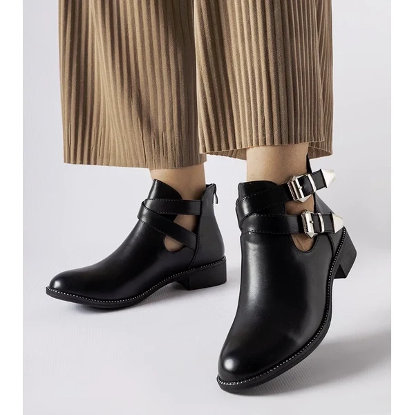 ideal shoes Čierne čižmy s výrezom a prackami Franca 65418595