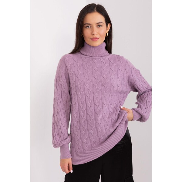 MladaModa Rolákový sveter s vrkočovým vzorom model 34807 farba lila 65626569