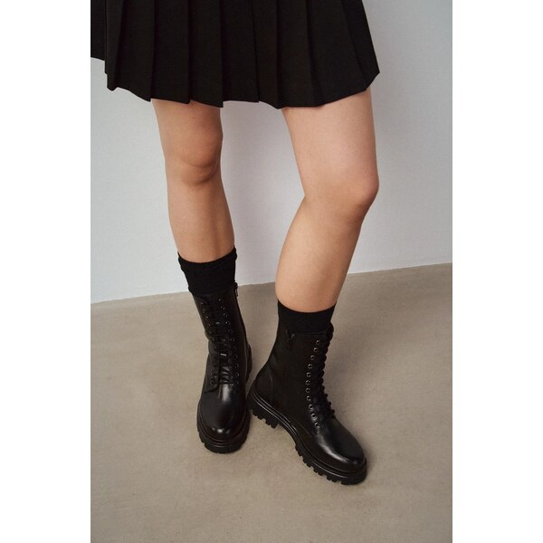 Kožené členkové topánky Medicine 66513890