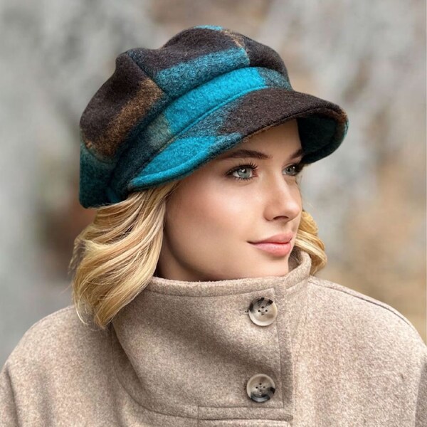 KRUMLOVANKA Dámska vlnená zimná čiapka so šiltom - škótska kocka 65480818