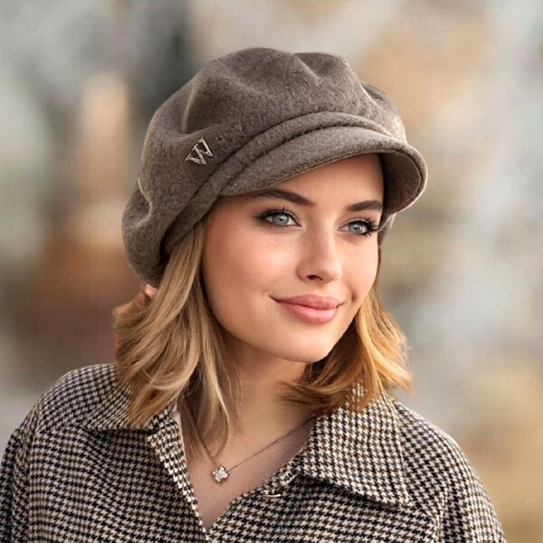 Krumlovanka Dámska zimná čiapka so šiltom 100% vlna -hnedý melange W 65587764