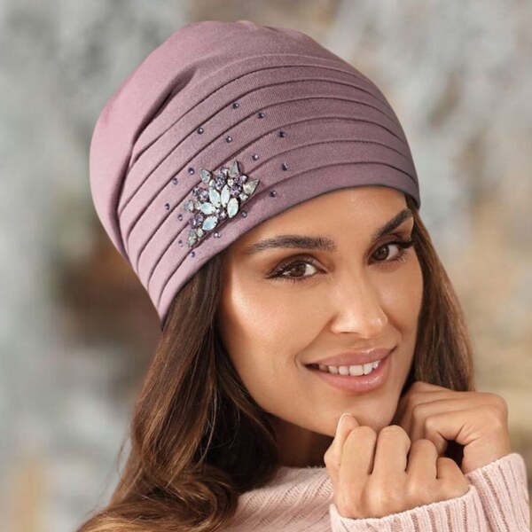 KRUMLOVANKA Dámska bavlnená čiapka zdobená bižutériou W-0631/890 63210300