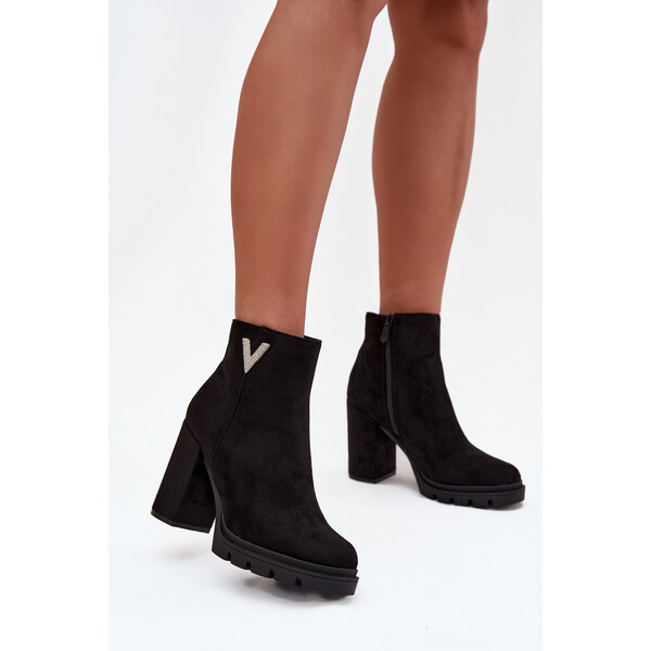 Boto Dámske zateplené čižmy na opätku s ozdobným detailom čierne 65927791