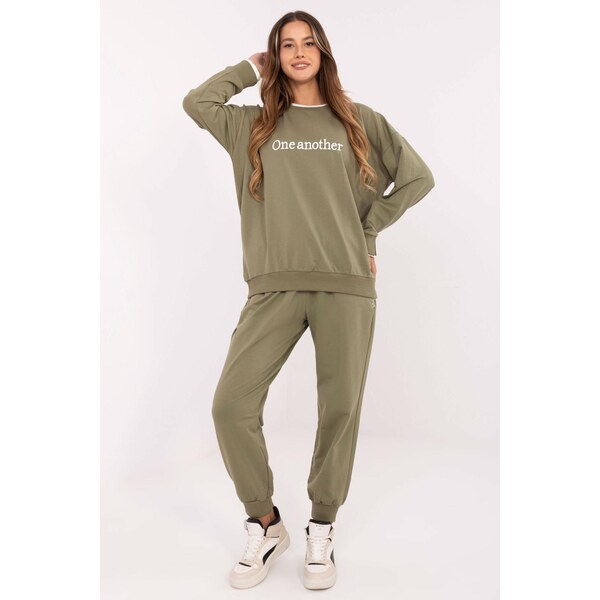 MladaModa Tepláková súprava s nápisom One another farba khaki 65780816