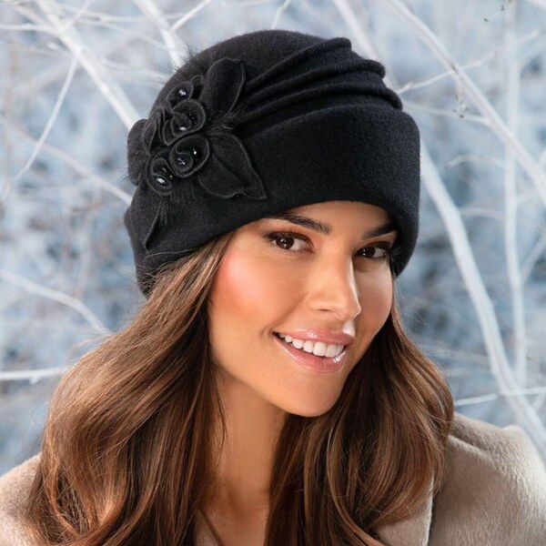 Dámska zimná čierna čiapka z 100% vlny - Krumlovanka W-0153/018 65301450