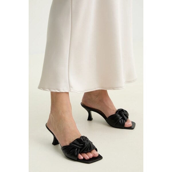 Kožené šľapky Answear.LAB 62125254