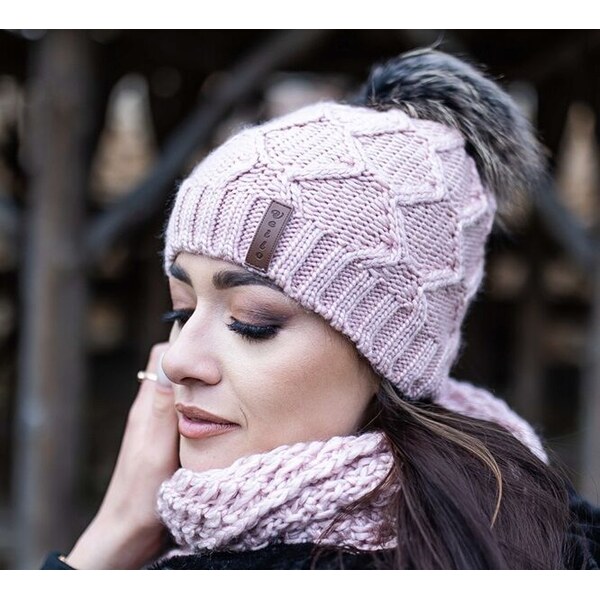 Veilo Dámska čiapka s brmbolcom Bibiana 66065132