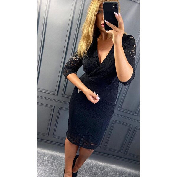Priliehavé čipkované šaty čierne 66185819