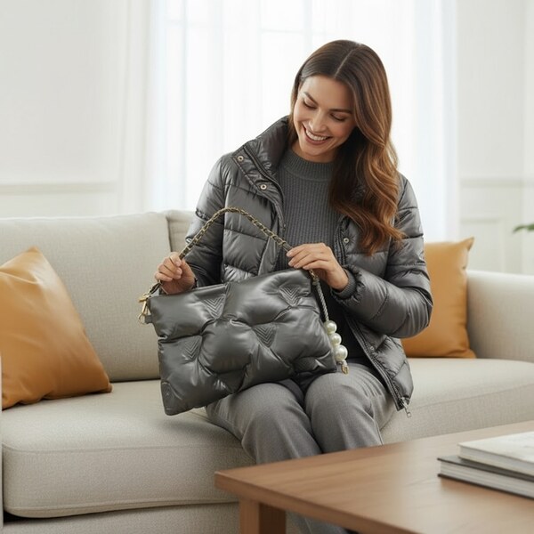 JOHN-C Sivá prešívaná kabelka s perlovou rúčkou Sevilla 66264994