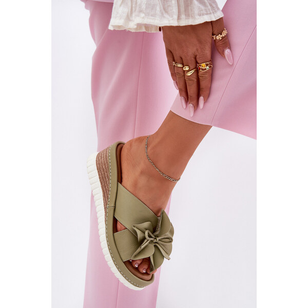 Skórzane Klapki Damskie Na Koturnie Z Ozdobnym Kwiatem Artiker 52C0503 66662826