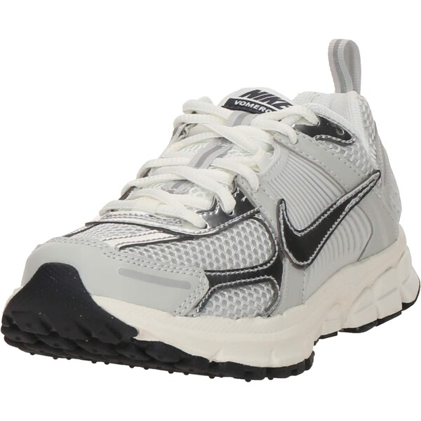 Nike Sportswear Tenisky VOMERO 5 svetlosivá / čierna / strieborná 66346581