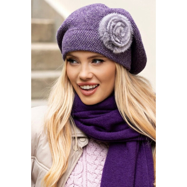 Kamea Fialová luxusná dámska baretka s kožušinou Sasanka, Farba 66532392