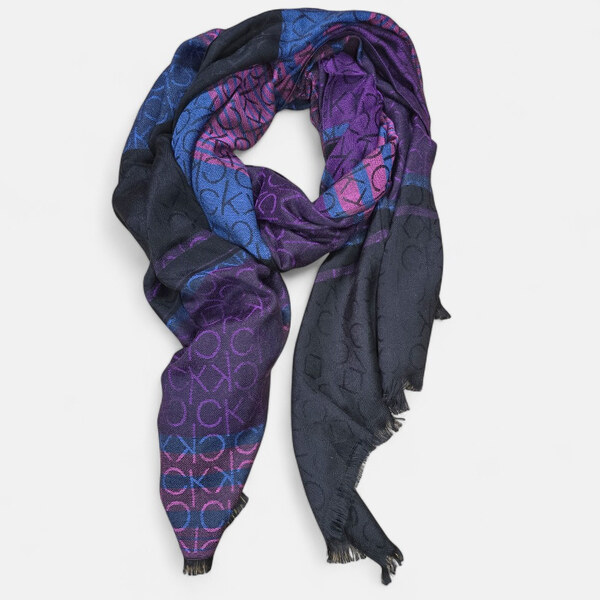 Pruhovaný šátek Calvin Klein s monogramy 56545 66595516