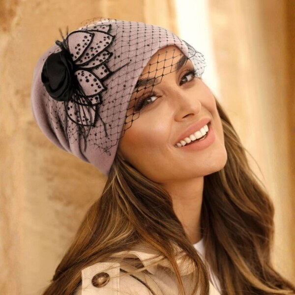 KRUMLOVANKA Dámska vlnená čiapka W-0528/540 svetlo staroružová 66839526