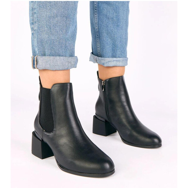 Topánky na podpätku model 221631 Solea 66884484