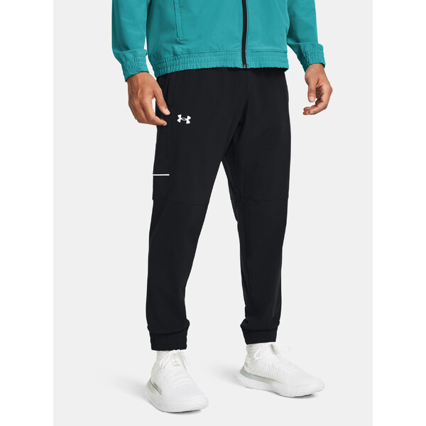 Čierne športové nohavice Under Armour UA Baseline Woven Pant 50578401