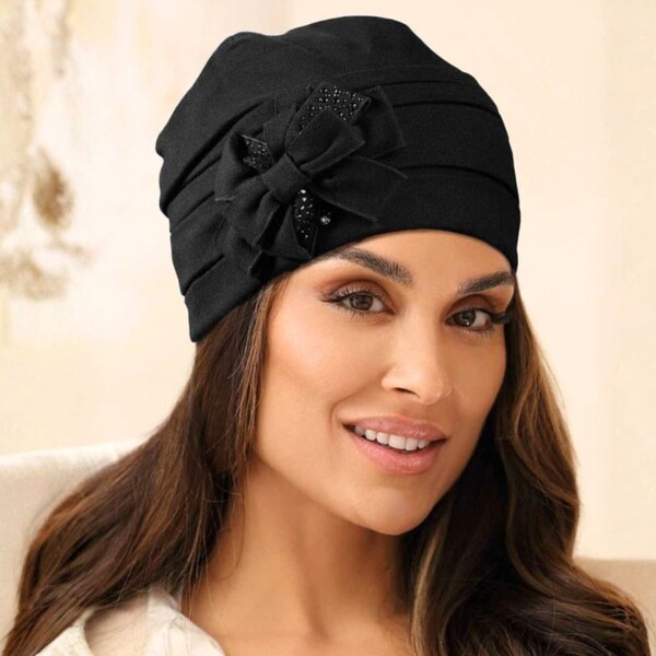 KRUMLOVANKA Dámska bavlnená čiapka s mašľou W-0670/018 čierna 63302598