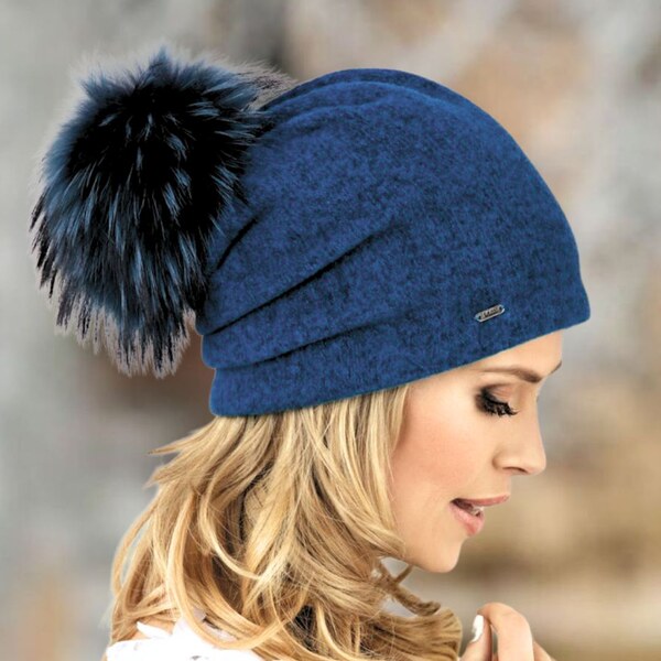 KRUMLOVANKA Dámska čiapka s brmbolcom W-0004/558M modrá melange 67045580